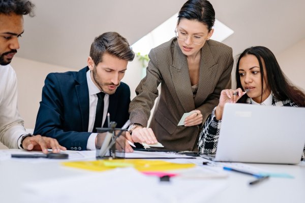 Türkiye'de Yabancı Çalışma İzni: 6735 Sayılı Kanun Kapsamında Detaylı Hukuki Süreç Rehberi