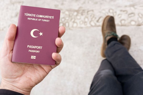 Türkiye Vatandaşlığı Nasıl Kazanılır? Kapsamlı Rehber (2025 Güncel)